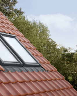 Тёплое двухкамерное мансардное окно Velux GGL, ручка сверху
