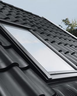 Тёплое двухкамерное мансардное окно Velux GLL, ручка сверху